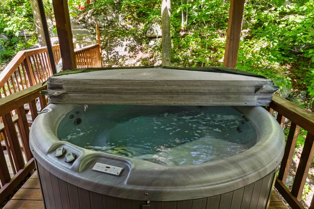 1751 Carabiner Circle, Stanton, KY 40380