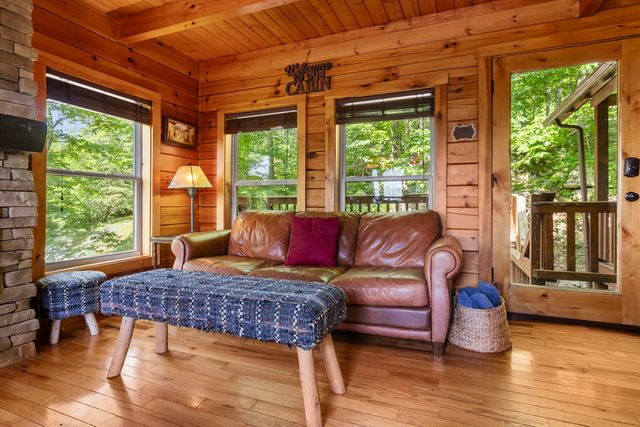 1751 Carabiner Circle, Stanton, KY 40380
