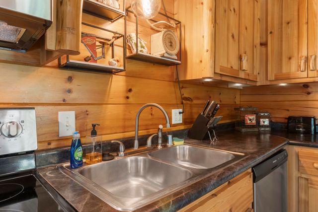 1751 Carabiner Circle, Stanton, KY 40380