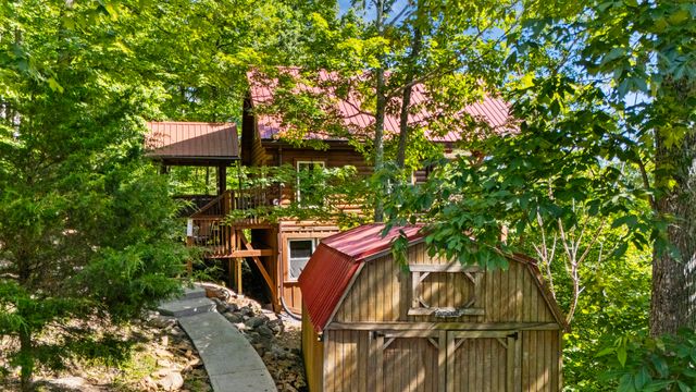 1751 Carabiner Circle, Stanton, KY 40380