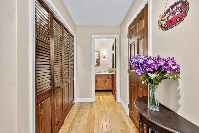 240 Meadow Wood Dr, Holden, MA 01520