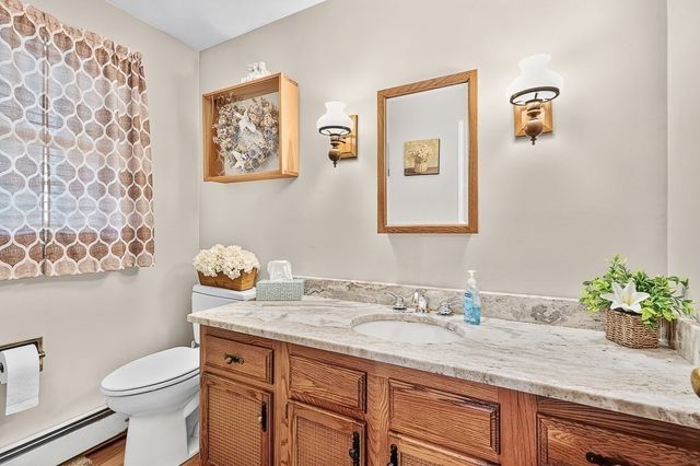 240 Meadow Wood Dr, Holden, MA 01520