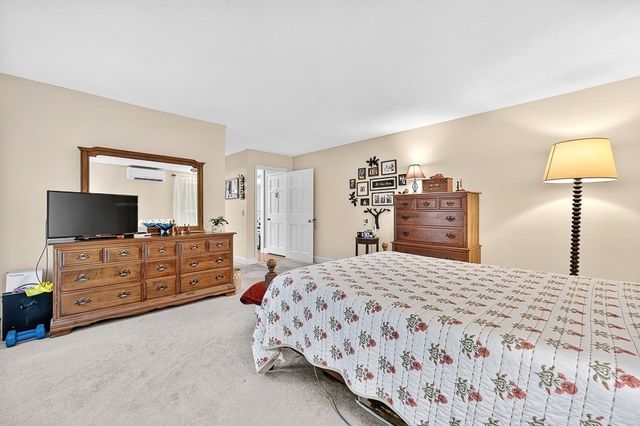 240 Meadow Wood Dr, Holden, MA 01520