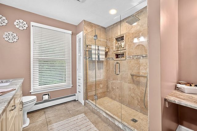 240 Meadow Wood Dr, Holden, MA 01520