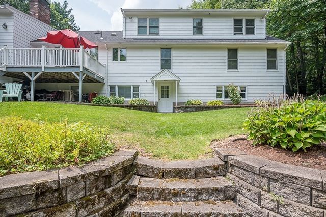 240 Meadow Wood Dr, Holden, MA 01520