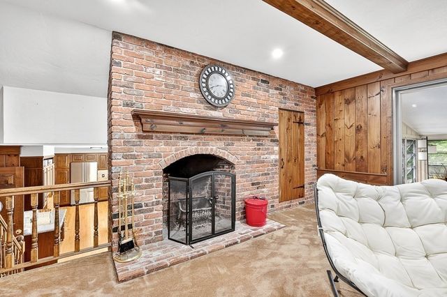 240 Meadow Wood Dr, Holden, MA 01520