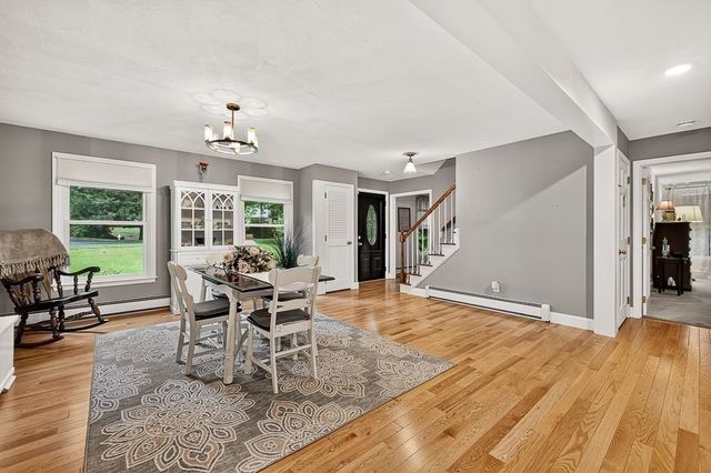240 Meadow Wood Dr, Holden, MA 01520