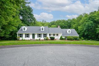 240 Meadow Wood Dr, Holden, MA 01520