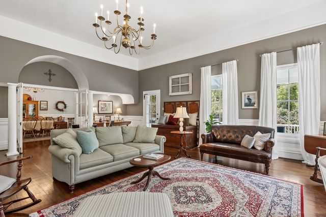 517 W Carolina Avenue, Summerville, SC 29483