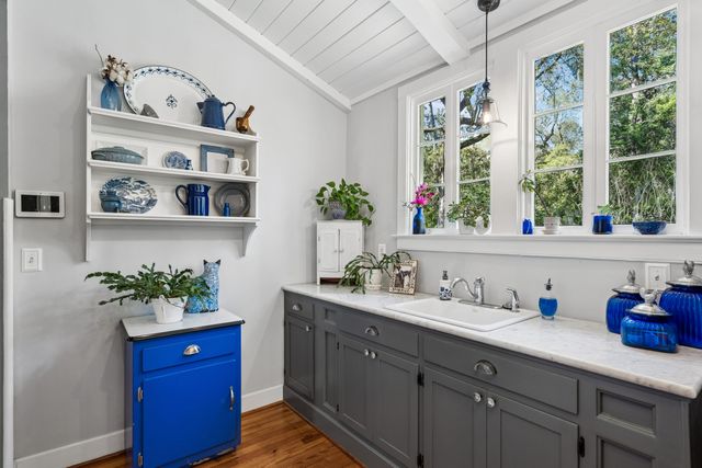 517 W Carolina Avenue, Summerville, SC 29483