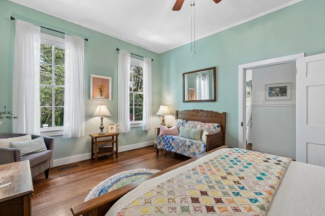 517 W Carolina Avenue, Summerville, SC 29483