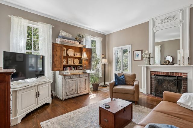 517 W Carolina Avenue, Summerville, SC 29483