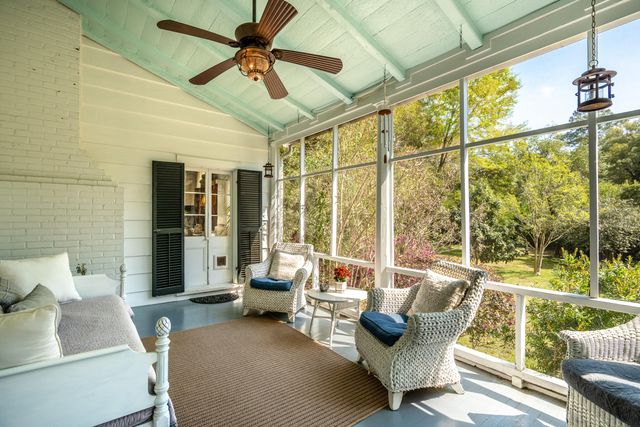 517 W Carolina Avenue, Summerville, SC 29483