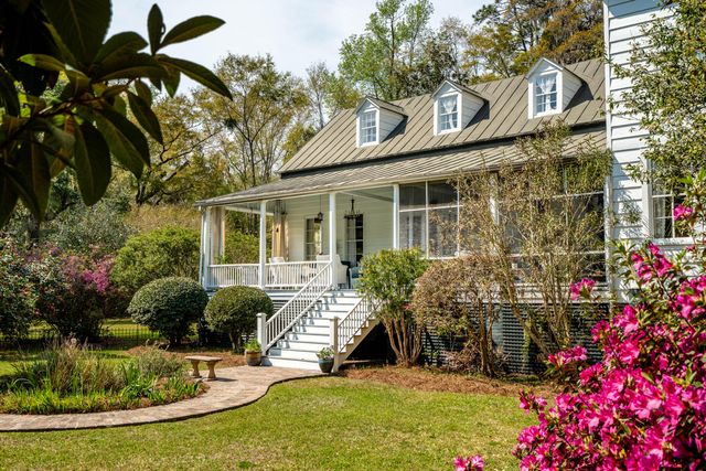 517 W Carolina Avenue, Summerville, SC 29483