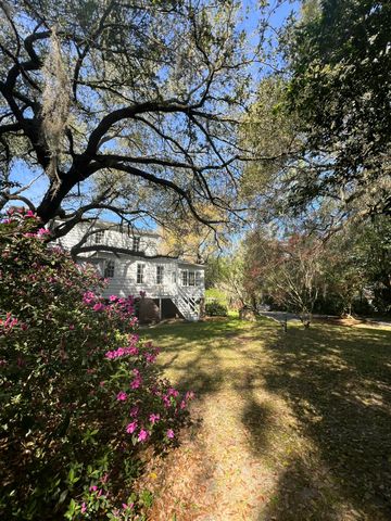 517 W Carolina Avenue, Summerville, SC 29483