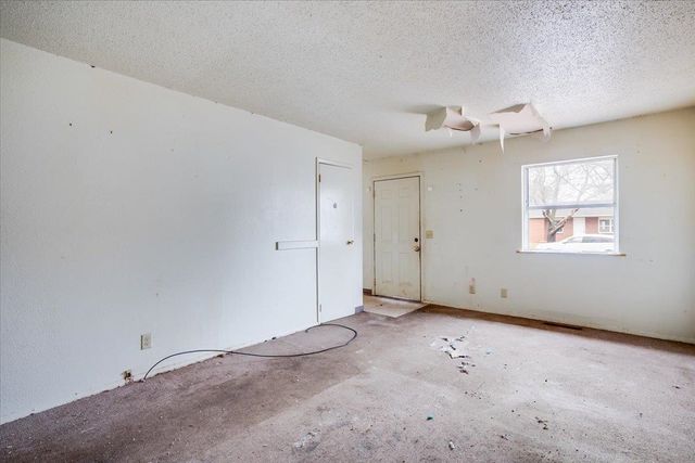 1507 E Del Mar St, Wichita, KS 67216