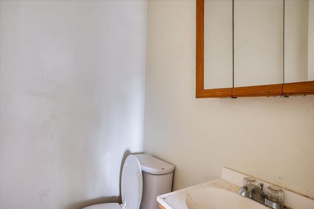 1507 E Del Mar St, Wichita, KS 67216