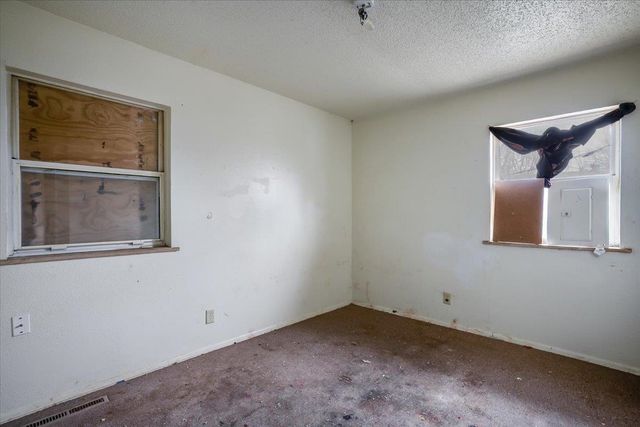 1507 E Del Mar St, Wichita, KS 67216