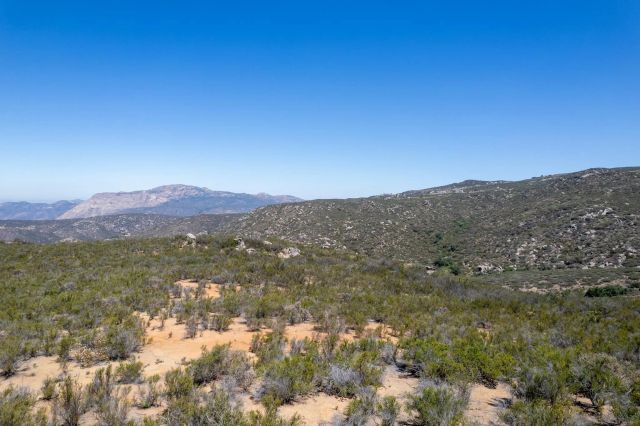 Victoria Drive 18, Alpine, CA 91901