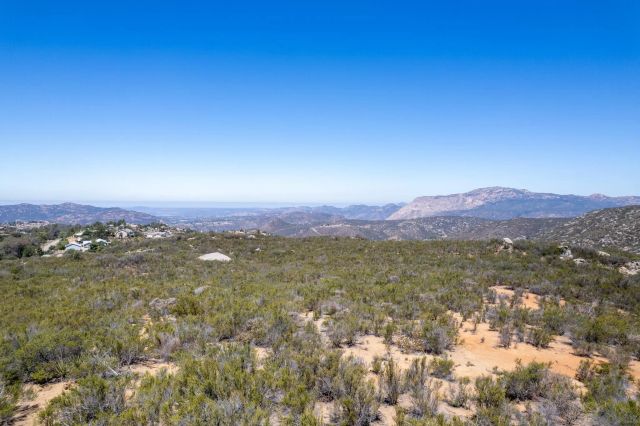 Victoria Drive 18, Alpine, CA 91901