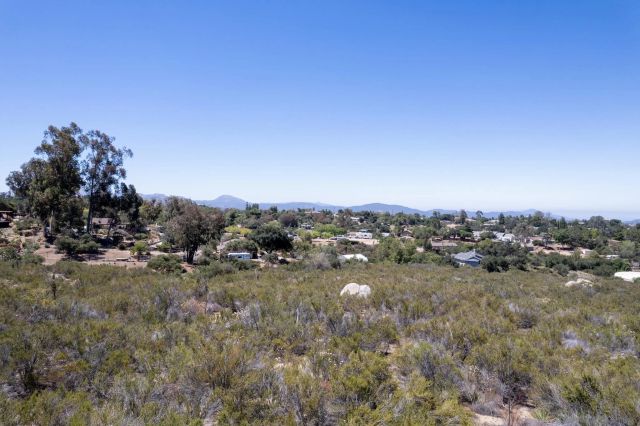 Victoria Drive 18, Alpine, CA 91901