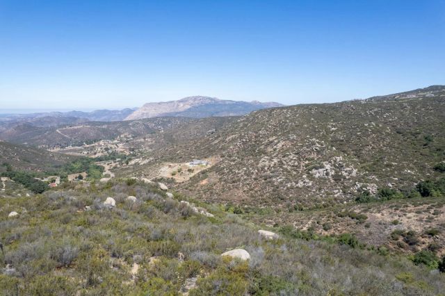 Victoria Drive 18, Alpine, CA 91901