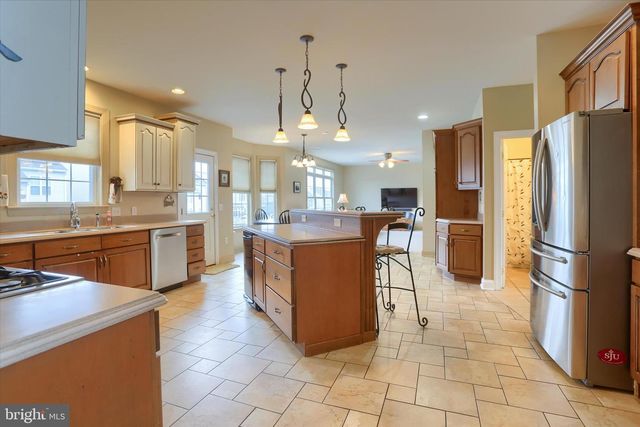 10 SPRING VIEW CT, Mechanicsburg, PA 17050
