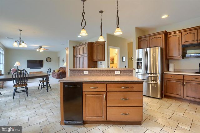 10 SPRING VIEW CT, Mechanicsburg, PA 17050