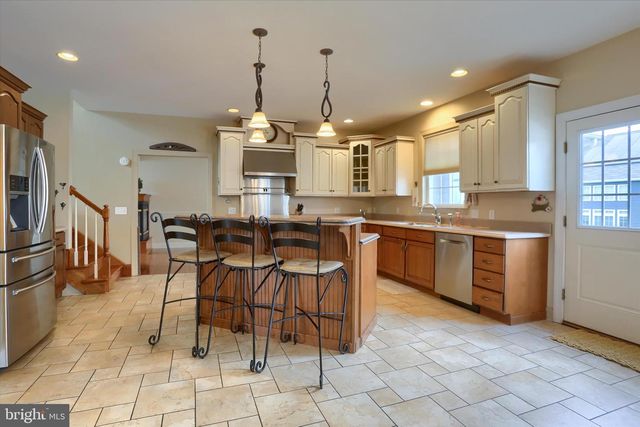10 SPRING VIEW CT, Mechanicsburg, PA 17050