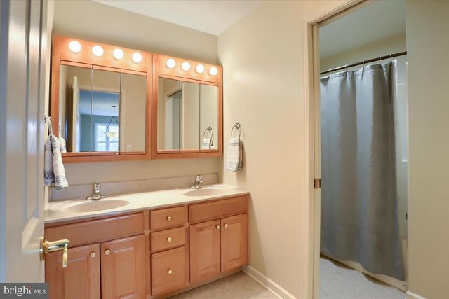 10 SPRING VIEW CT, Mechanicsburg, PA 17050