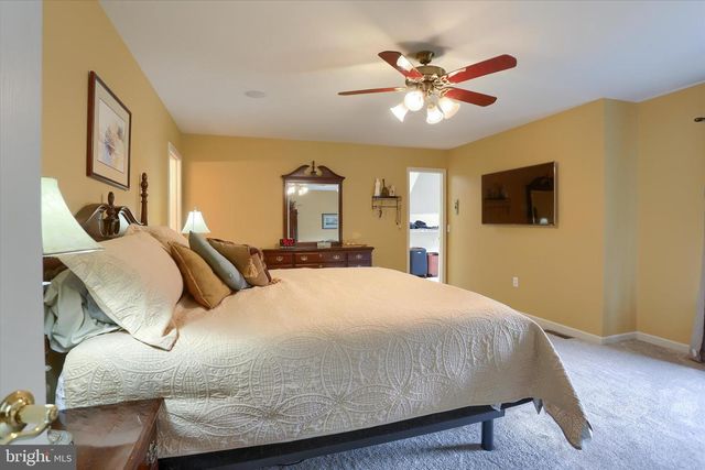 10 SPRING VIEW CT, Mechanicsburg, PA 17050