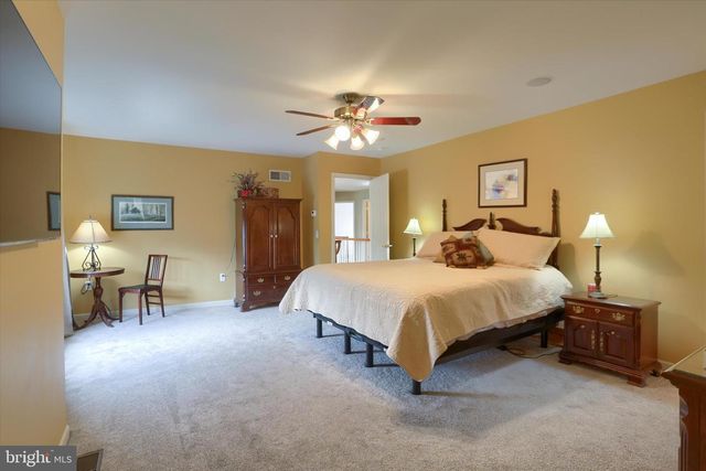 10 SPRING VIEW CT, Mechanicsburg, PA 17050