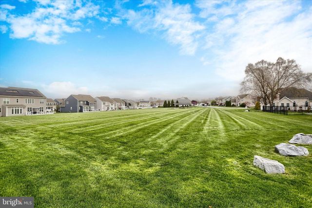 10 SPRING VIEW CT, Mechanicsburg, PA 17050