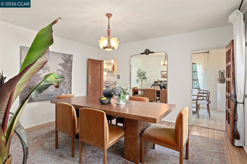 Image 17 of property listing at 1239 1239 Geneva St, Glendale, CA 91207