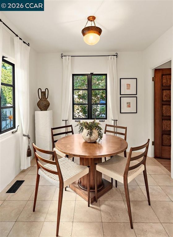 Image 27 of property listing at 1239 1239 Geneva St, Glendale, CA 91207