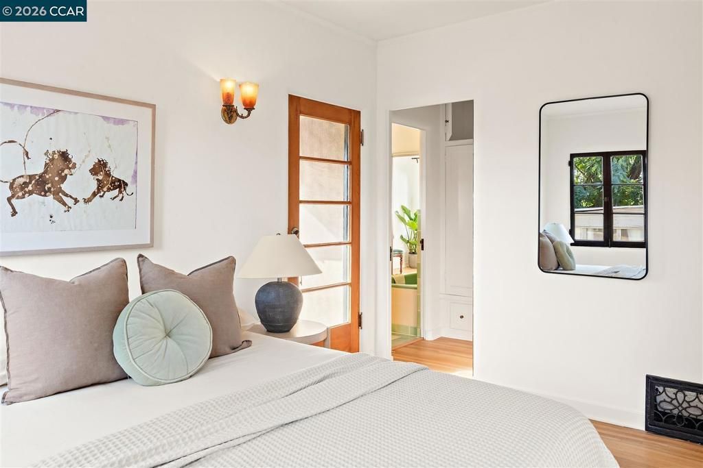 Image 42 of property listing at 1239 1239 Geneva St, Glendale, CA 91207