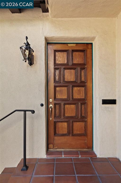 Image 8 of property listing at 1239 1239 Geneva St, Glendale, CA 91207