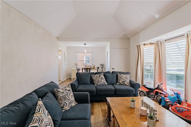 3809 Warrendale Road, South Euclid, OH 44118