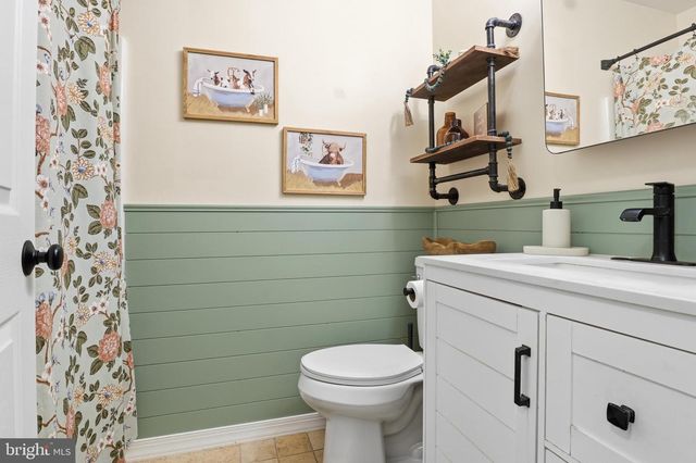 51 ABBOTTS DR, Abbottstown, PA 17301