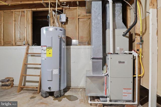 51 ABBOTTS DR, Abbottstown, PA 17301