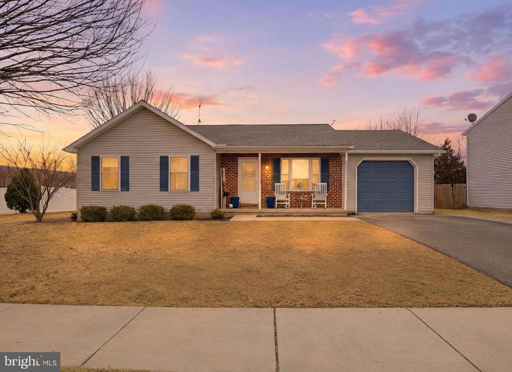 51 ABBOTTS DR, Abbottstown, PA 17301