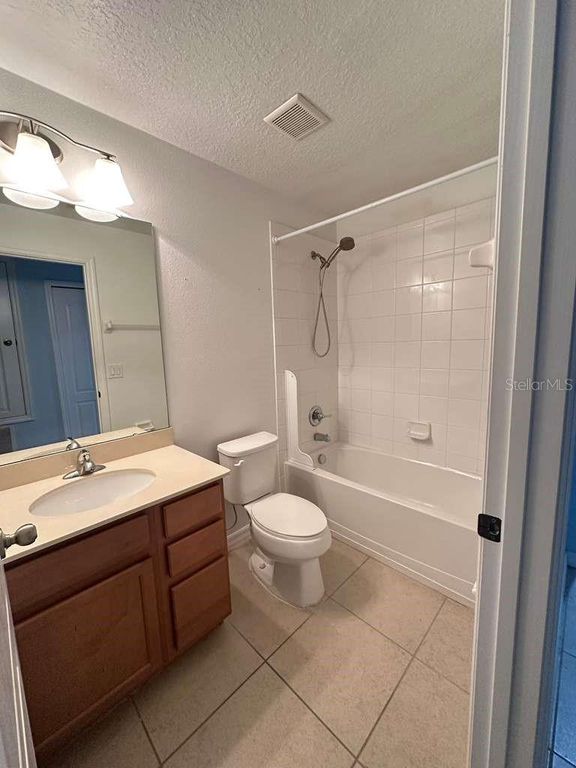 Image 14 of property listing at 10816 CABBAGE TREE LOOP, Orlando, FL 32825