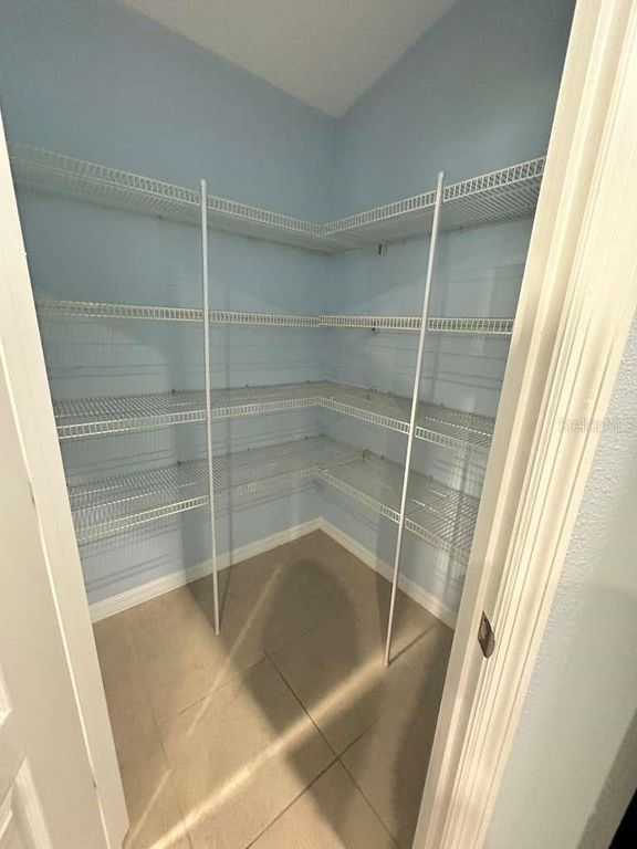 Image 19 of property listing at 10816 CABBAGE TREE LOOP, Orlando, FL 32825