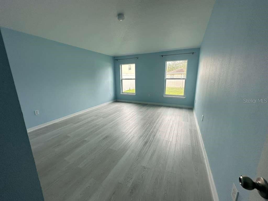 Image 8 of property listing at 10816 CABBAGE TREE LOOP, Orlando, FL 32825