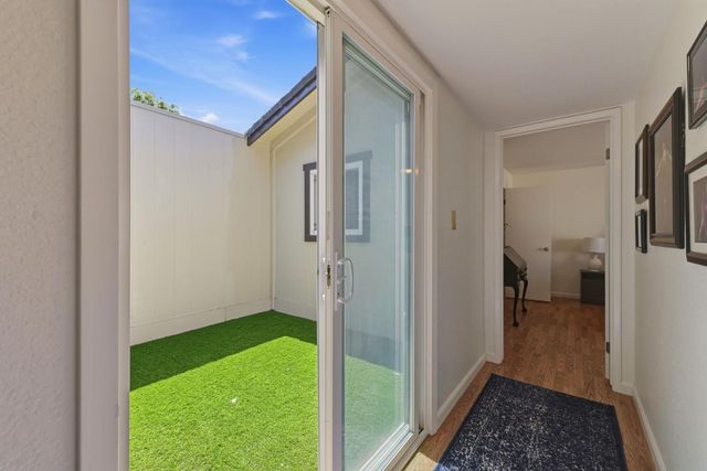 1156 Rosa Del Rio Way, Sacramento, CA 95822