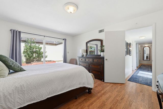 1156 Rosa Del Rio Way, Sacramento, CA 95822