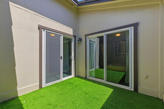 1156 Rosa Del Rio Way, Sacramento, CA 95822