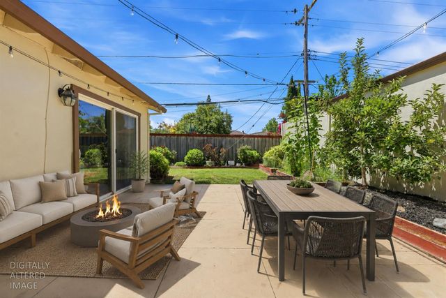 1156 Rosa Del Rio Way, Sacramento, CA 95822