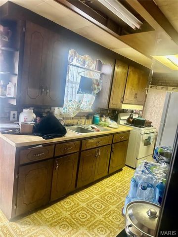 3761 Blow Street, St Louis, MO 63116