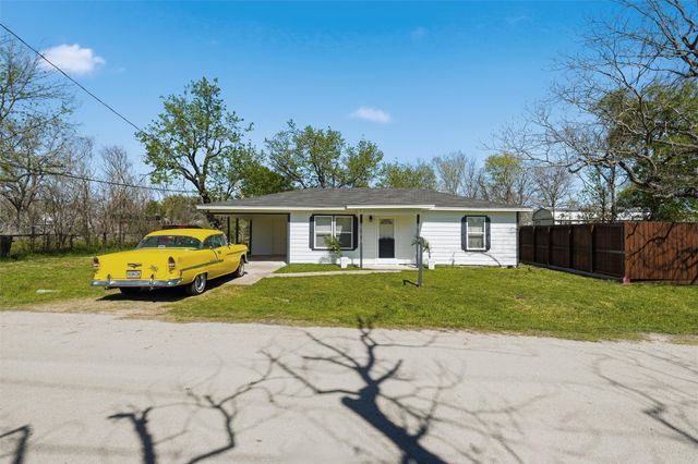 211 S Smyth Street, Mart, TX 76664